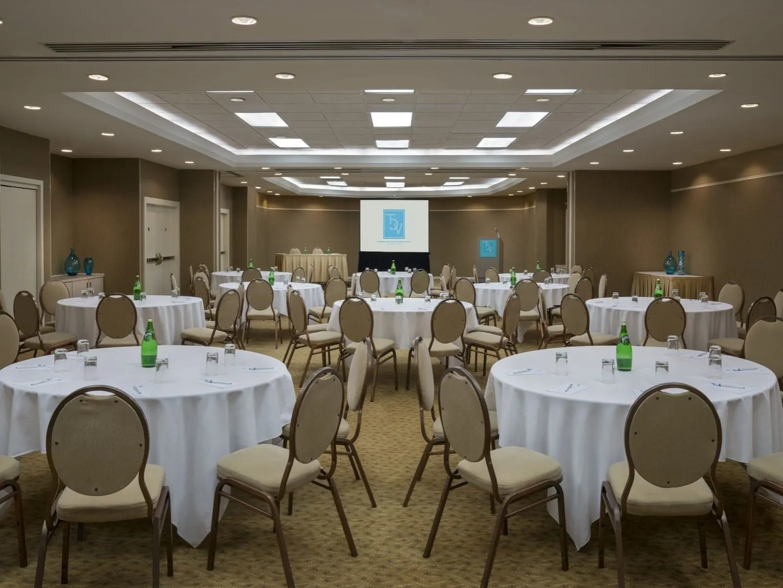 Toronto Don Valley Hotel & Suites